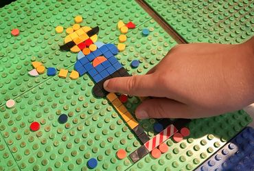 Weihnachtskarten drucken mit Lego: Walk-in-Workshop für die ganze Familie
