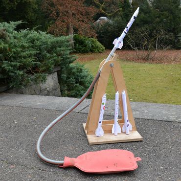 Raketen basteln und steigen lassen