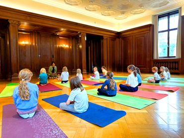 Kinderyoga für MuseumsMäuse: Magie der Farben