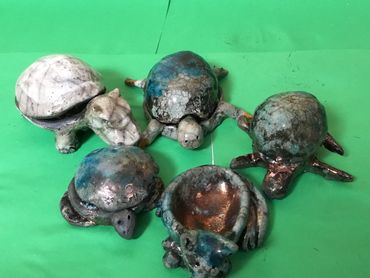 Ferienkurs – Raku: Töpfern, glasieren und draussen brennen.