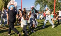 Bewegt ins Festival starten