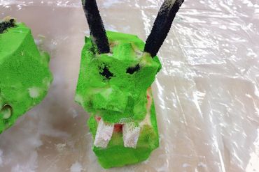 DRCHEN, HEXEN, ZAUBEREI