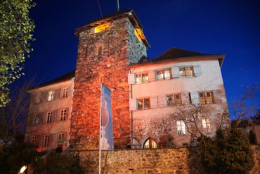 Schauergeschichten im Schloss für Erwachsene und Jugendliche Schauergeschichten im Schloss für Erwachsene und Jugendliche